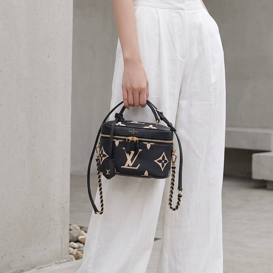 Include Entrupy Certificate of Authenticity|Very Good ( Rank A) |Louis Vuitton Monogram Empreinte Leather vanity PM Hand Bag With Shoulder Strap|S26090718
