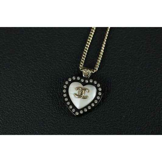 Very Good ( Rank A)| CHANEL Coco Mark D21S Heart Acrylic Rhinestone Necklace|S25111102