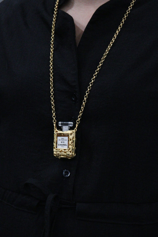 Rank SA | CHANEL Vintage Perfume No5 Brass Perfume Necklace |23102839