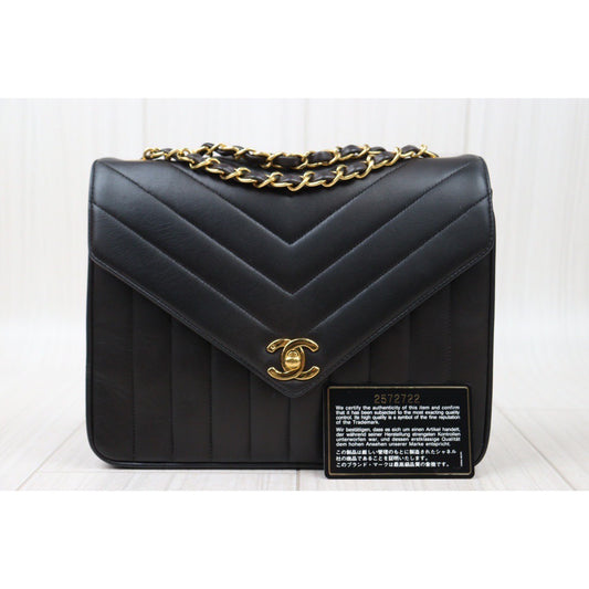 Rank AB| CHANEL Matrasse Lamb Skin Shoulder Bag Black Made in 1991-1994 Year |Y24051709