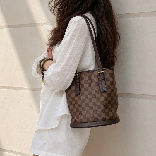 Include Entrupy Certificate of Authenticity|Good ( Rank AB)| Louis Vuitton Damier Bucket PM Tote Bag|26070904