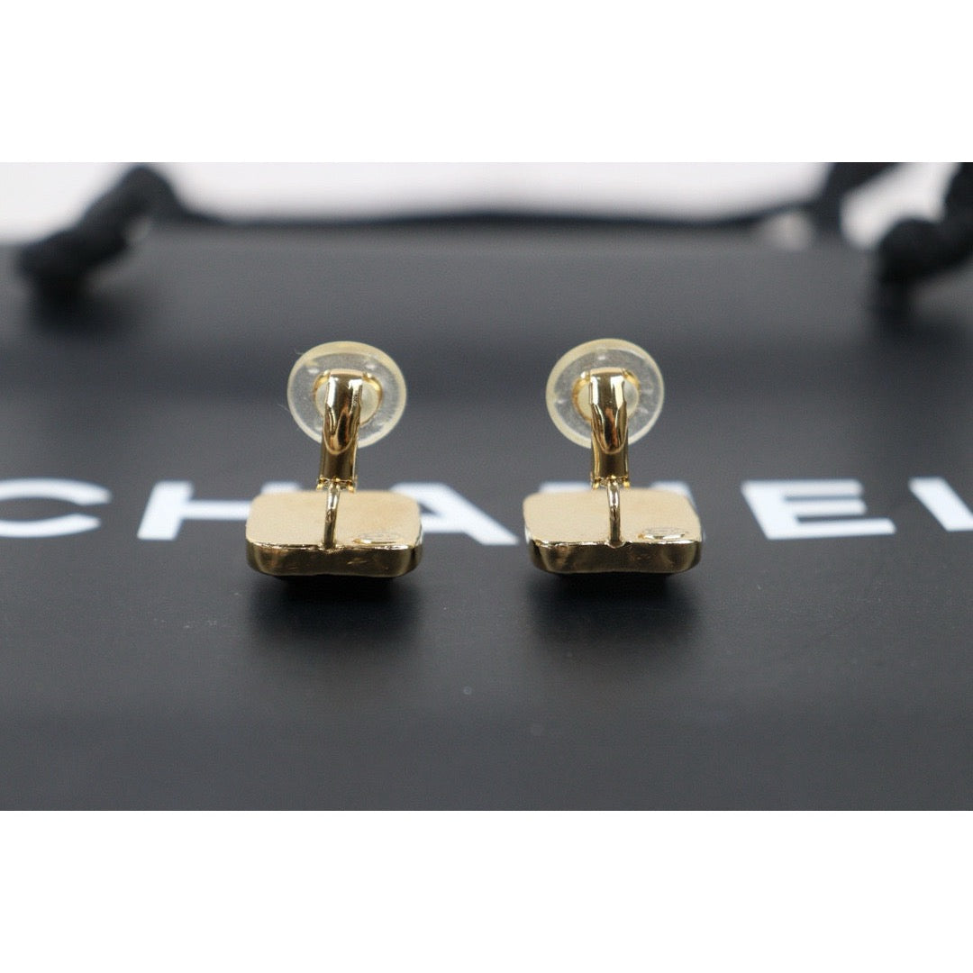 Very Good ( Rank A)|CHANEL COCO Mark Sugar cube Earrings |P24110118