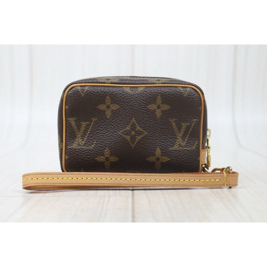 Very Good ( Rank A)| LV Monogram Truthwapiti Canvas Pouch|24101902