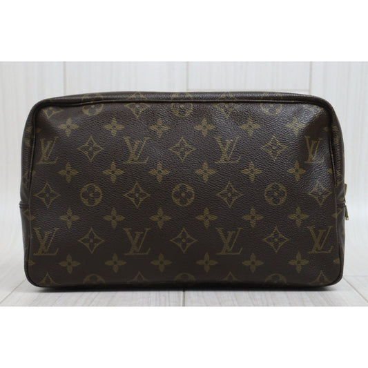 Include Entrupy Certificate of Authenticity|Good ( Rank AB)| Louis Vuitton Truth Toilet 28 Monogram Makeup Pouch|26070304