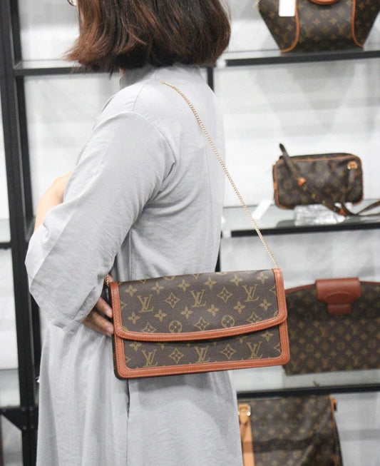 Rank A | LV Monogram Pochette Dame Vintage Clutch Bag|23082653