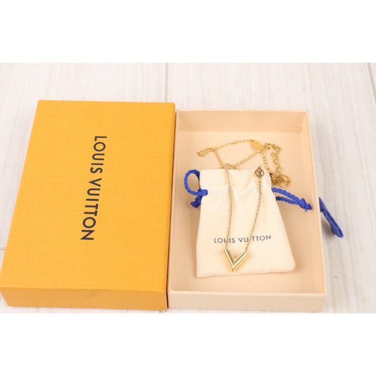 Rank A | LV Collier Essential V Necklace |24082210