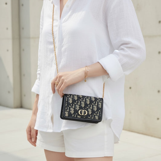 Include Entrupy Certificate of Authenticity|Good ( Rank AB)|Dior Trotter Montaige Mini Box Chain Shoulder Bag |S26050701