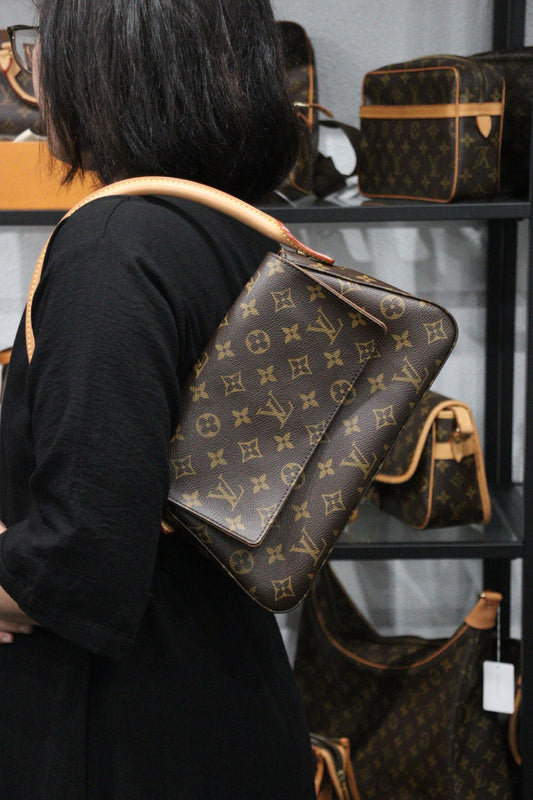 Rank A | LV Monogram Mini looping Shoulder Bag |23110201