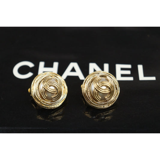 Very Good ( Rank A) | CHANEL Coco Mark Pearl Gold Earrings |25092611