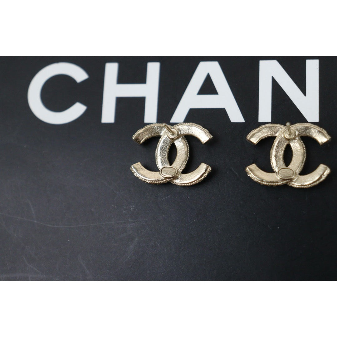 Very Good ( Rank A) |CHANEL 20K COCO Mark Diamond Earrings |V25052511