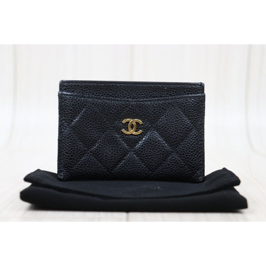 Rank A |CHANEL Caviar Skin Card Holder Made In 2017-2018 Year|S24061733