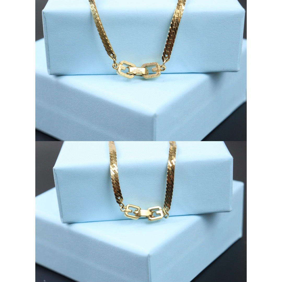 Rank A | Givenchy Gold Plated Necklace Bracelet Set|Q24071524