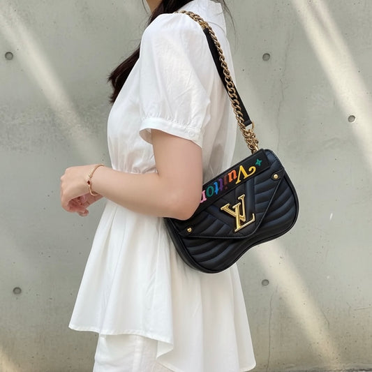 Include Entrupy Certificate of Authenticity|Very Good ( Rank A)| Louis Vuitton Calf Leather New Wave Multi Pochette Black|S26060801