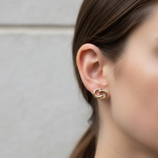 Include Authentic Detective Certificate of Authenticity|Very Good ( Rank A)| Dior CD Logo Clip-on Earring |26070312