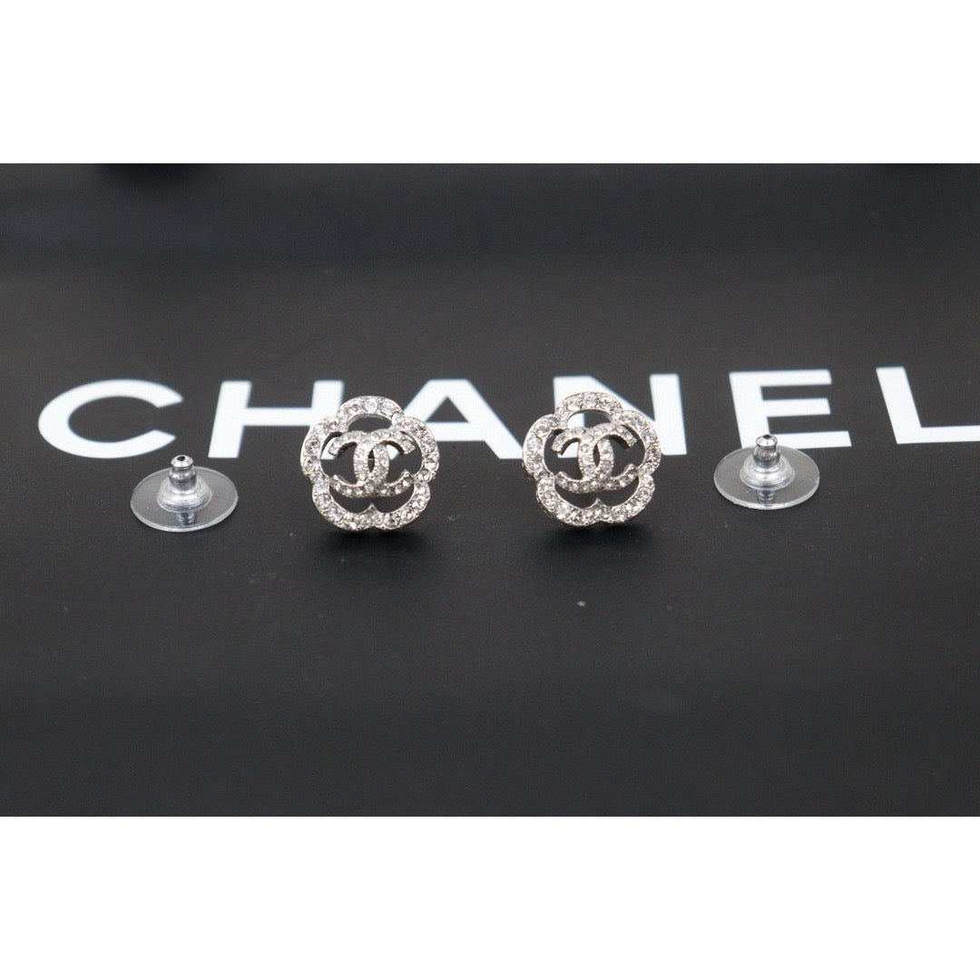 Very Good ( Rank A) |CHANEL COCO Mark Silver Diamond Vintage Earrings |S24102413