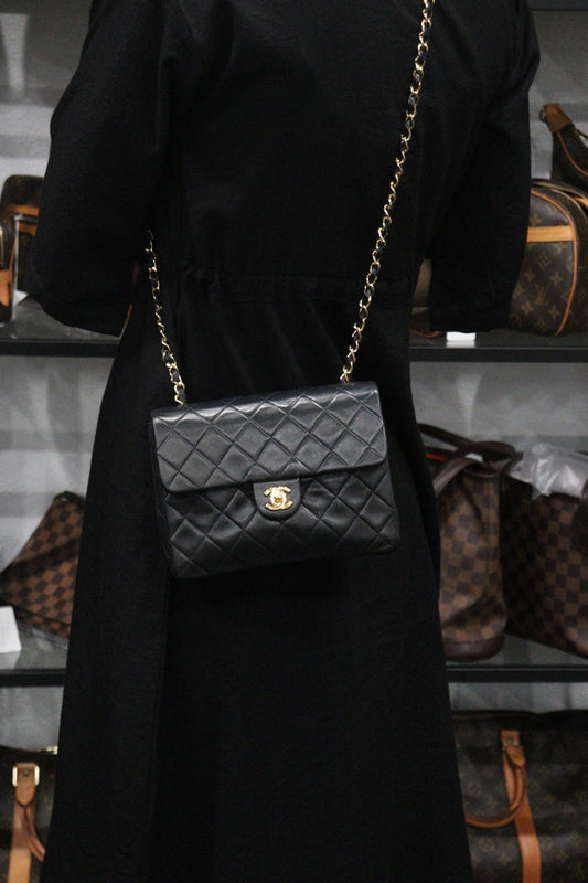 Good ( Rank AB)| CHANEL Black Lanbskin Square 20 Shoulder Bag Made In 1989~1991Year |W24080701