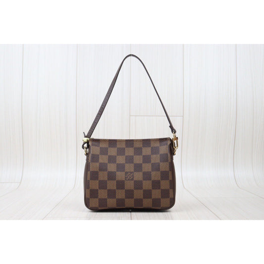 Very Good ( Rank A)| LV Damier Truth make up |Q24071525