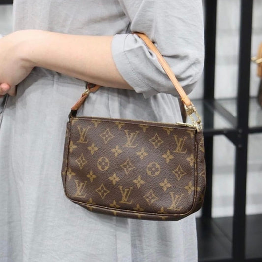 Rank A | LV Monogram Pochette Accessoires |23122407