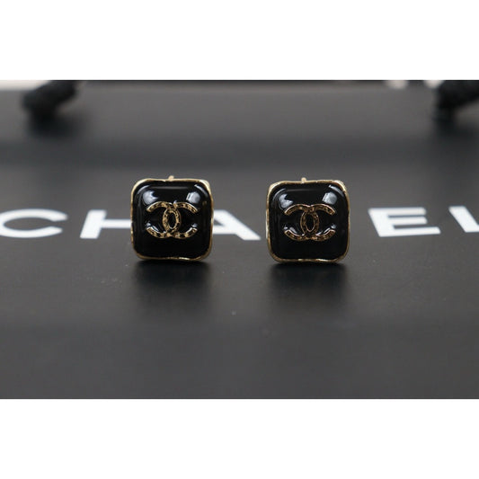 Very Good ( Rank A)|CHANEL COCO Mark Sugar cube Earrings |P24110118