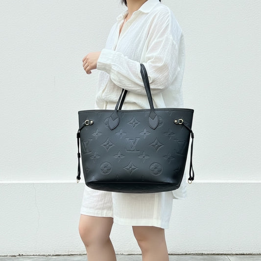 Include Entrupy Certificate of Authenticity|Very Good ( Rank A)| Louis Vuitton Monogram Empreinte Calf Leather Black Neverfull MM With Pouch IC Chips Model|26052703
