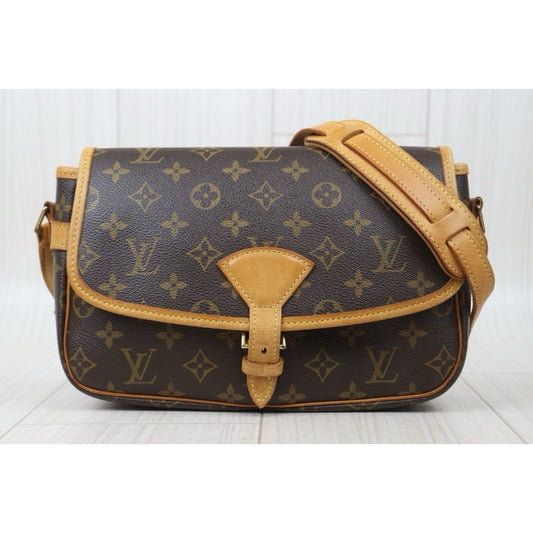 Good ( Rank AB)|LV Monogram Sologne ShoulderBag|24090406