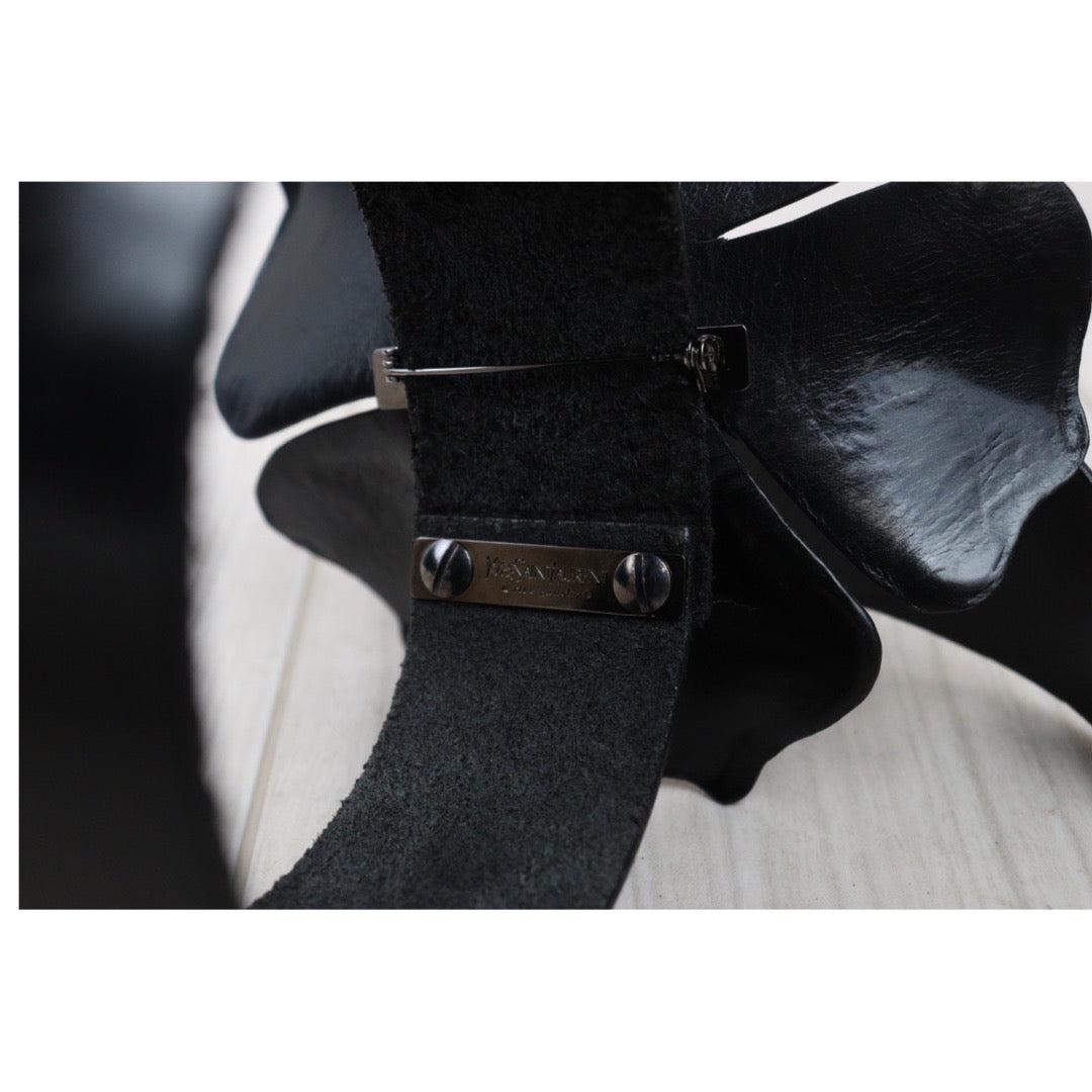 Good ( Rank AB) |Yves Saint Laurent Flower Choker Black |Q24040426