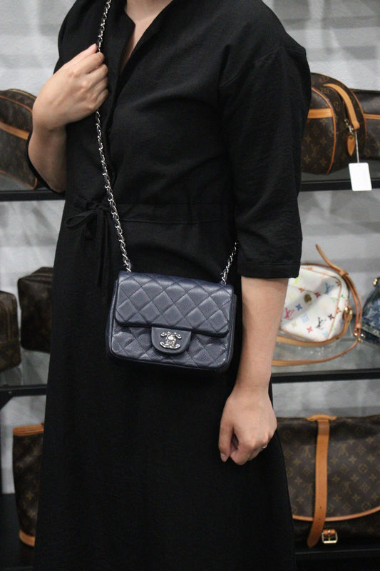 Rank A | CHANEL Caviar Skin Square 17 Shoulder Bag Navy|23080314