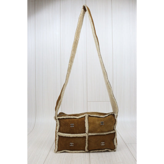 Good ( Rank AB)| CHANEL Suede Teddy Wool Shoulder Bag Brown Made In 2000-2002Year|25100606
