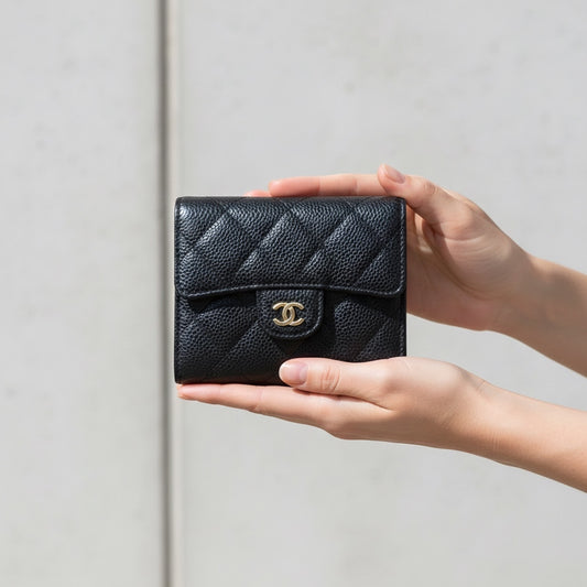 Include Entrupy Certificate of Authenticity|Very Good ( Rank A)| Chanel Caviar Skin Black Wallet Made In 2022 Year |S26062512