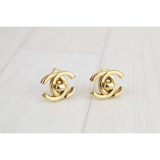 Very Good ( Rank A) |CHANEL Vintage 18K Gold Plating Earrings |H24101901