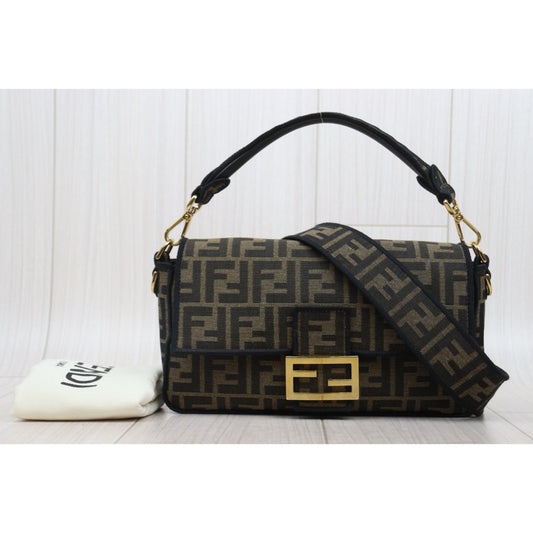 Very Good ( Rank A)| FENDI Mamma Baguette Shoulder Bag Gold Hardware|S25071009