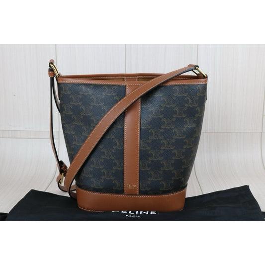 Include Entrupy Certificate of Authenticity|Good ( Rank AB)| Celine Triomphe Bucket Bag|S26080604