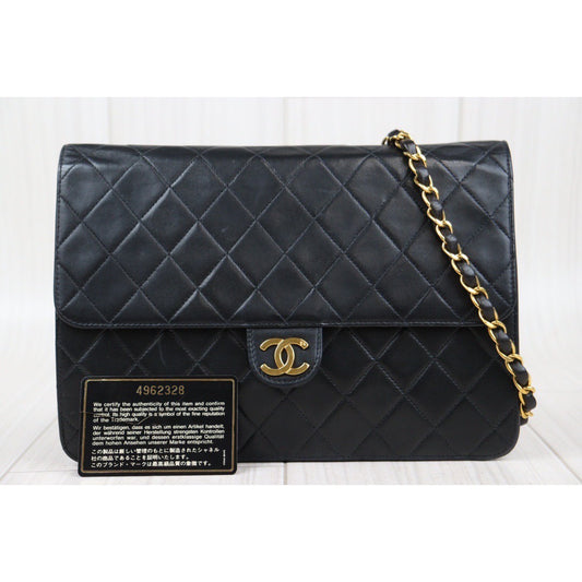 Rank AB | CHANEL CF 25 Shoulder Bag Made in 1996-1997 Year |24011807