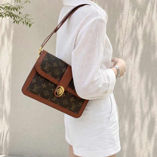 Include Entrupy Certificate of Authenticity|Good ( Rank AB)| Louis Vuitton Monogram Dauphine Vintage Shoulder Bag |26072203