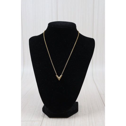 Rank A | LV Collier Essential V Necklace |24042913