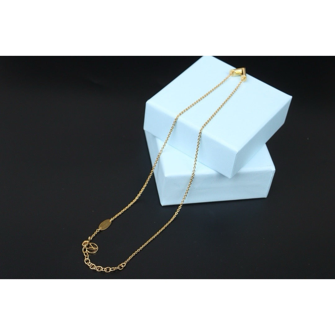 Very Good ( Rank A) | LV Collier Essential V Necklace |24090908