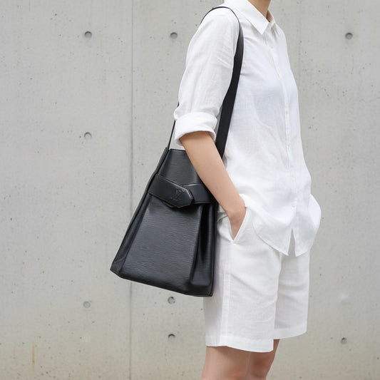 Include Entrupy Certificate of Authenticity|Good ( Rank AB)|Louis Vuitton Epi Sack de Paul Shoulder Bag Black|26052502