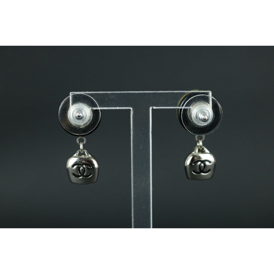 Very Good ( Rank A) | CHANEL Coco Mark Daisy Earrings Made In 2015Year |X25110338