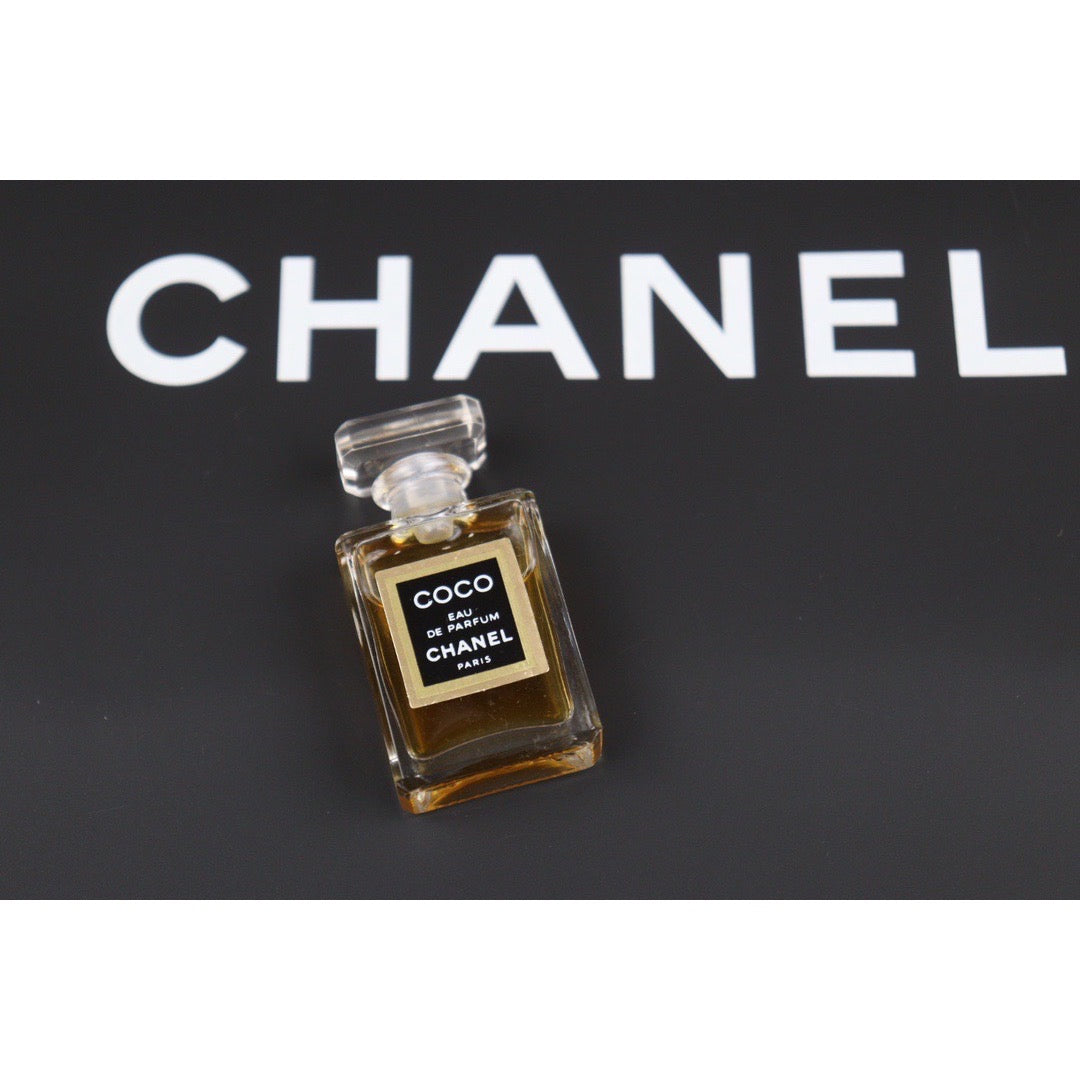 Rank SA | CHANEL Vintage Perfume No5 Brass Perfume Necklace |23102839