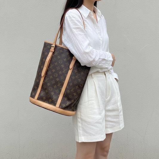 Include Entrupy Certificate of Authenticity|Very Good ( Rank A)| Louis Vuitton Monogram Petit Bucket GM Tote Bag With Pouch|26070314