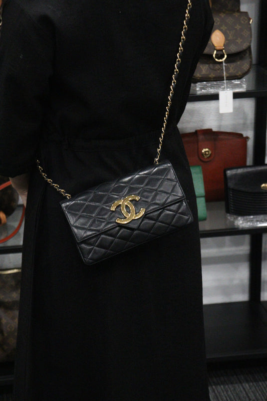 Rank AB | CHANEL Matrasse Lambskin Shoulder Bag Black Made In 1986-1988Year|23122106