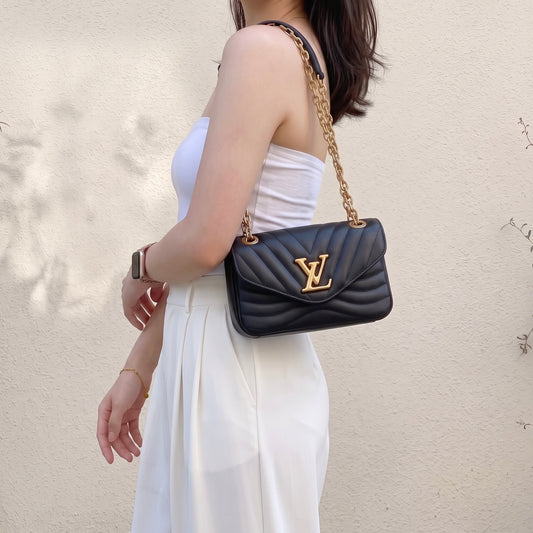 Include Entrupy Certificate of Authenticity|Good ( Rank AB)| Louis Vuitton Calf Leather New Wave Chain Shoulder Bag Black|Z26091613