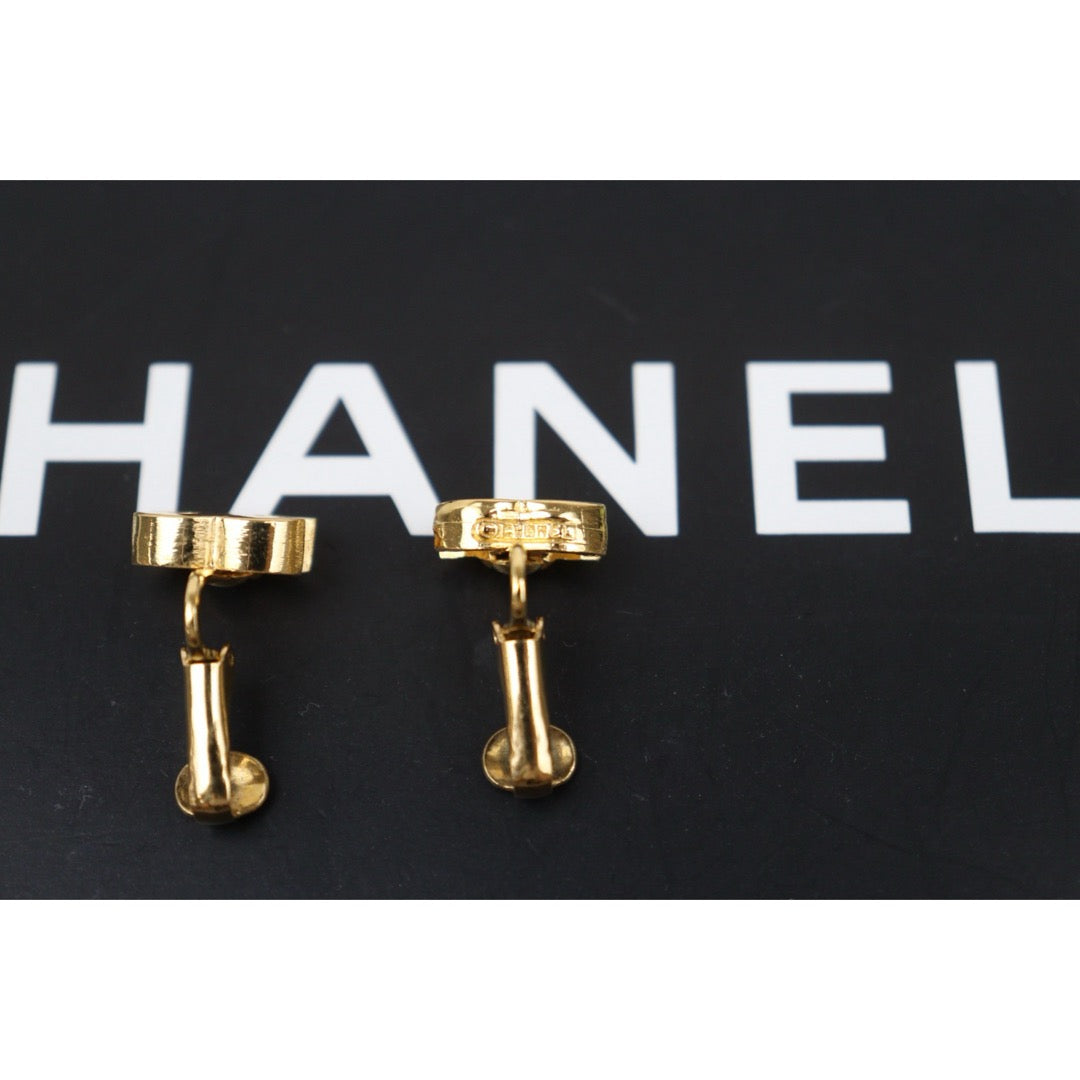 Very Good ( Rank A) |CHANEL Coco Mark Gold 24 Plated Earrings |25052924