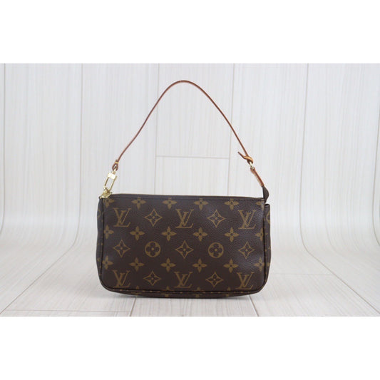Rank A | LV Monogram Pochette Accessoires |23082606