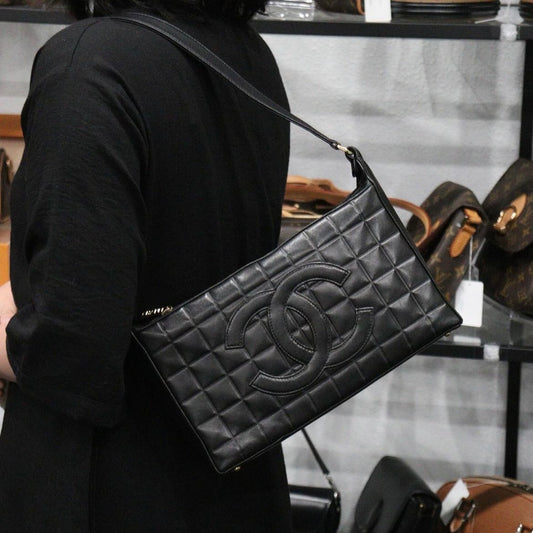 Rank A | CHANEL Lambskin Shoulder Bag Black Made In 2000~2002 Year |23120808