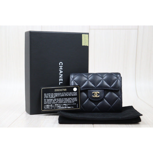 Rank AB|Chanel Lamb Skin Wallet Navy Made in 2014-2015 Year|V24061701