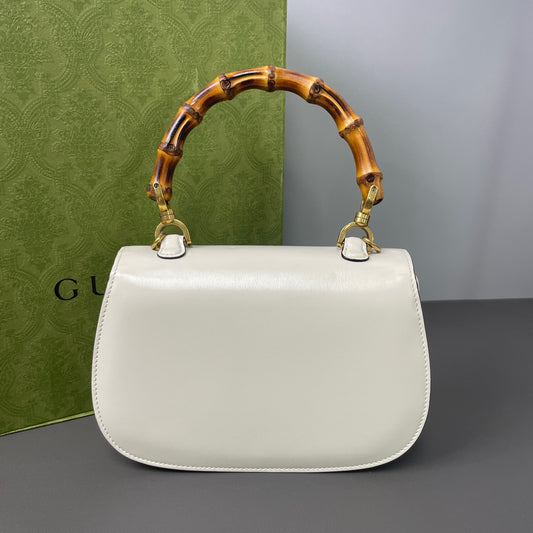 First installment 1/3| Very Good ( Rank A) | GUCCI Bamboo Leather White Hand Bag