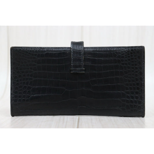 Include Entrupy Certificate of Authenticity|Good ( Rank AB)| HERMES Bearn Black Crocodile skin Long Wallet 〇V Stamp Made In 1992Year|25112604