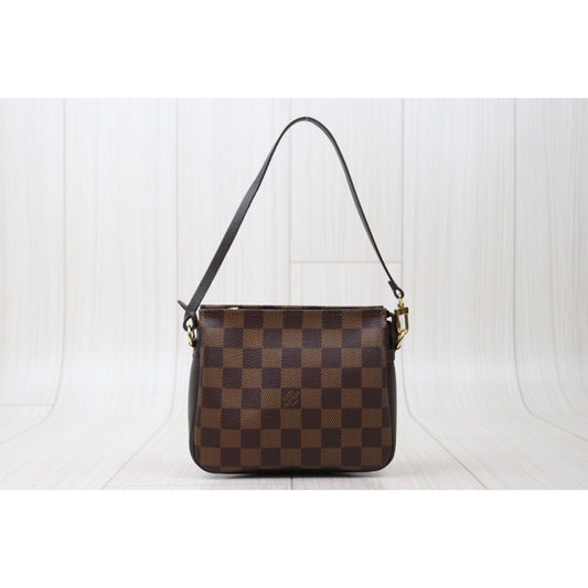 Rank A | LV Damier Truth make up |24050642