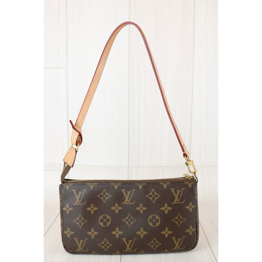 Include Entrupy Certificate of Authenticity|Good ( Rank AB)| Louis Vuitton Current Model Monogram Pochette Accessoires IC Chip model|S25112301